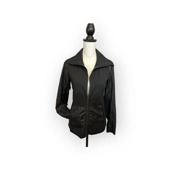 Under Armour Women's Running Jacket with Neck Guard Black Size Small - Picture 1 of 13